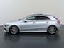 Mercedes-Benz A-klasse 180 Star Edition AMG Line | Panoramadak | Trekhaak | Chrome pakket |