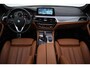 BMW 5-Serie Touring 520iA M-SPORT High Executive PANO | MEMORY | HIFI | HEAD UP | LEDER | STOELVERW | FULL LED | AFN TREKHAAK | NAVI | ELEK KLEP | LMV 19''