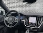 Volvo V60 2.0 T8 Plug-in hybrid AWD Plus Dark | Panoramadak | Trekhaak | 360 Camera | Contourstoelen | Harman Kardon Audio | Stoel en stuur verwarming | Head-up Display