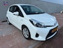 Toyota Yaris 1.5 Full Hybrid Comfort |NIEUW APK|1E EIG|LUXE UITV|CAMERA STOELVERWARMING|LM VLGN|