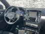Volvo XC40 2.0 B4 Plus Black Edition | Schuif kantel dak | 360 Camera | Harman Kardon audio | Trekhaak | Elektrisch verstelbare stoelen incl. geheugen | Google services
