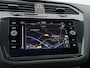 Volkswagen Tiguan 1.4 TSI eHybrid R-Line | Pano dak | Trekhaak | 360 Camera | Side Assist | Elek. Achterklep | Elek. Stoelen | Stuur-/Stoelverwarming | Matrix LED | 19'' |