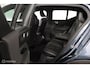 Volvo XC40 1.5 T2 R-Design | Adaptive Cruise | Camera | Harman Kardon | Verwarmbaar stuurwiel & Voorstoelen | Privacy Glass
