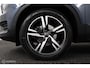 Volvo XC40 1.5 T2 R-Design | Adaptive Cruise | Camera | Harman Kardon | Verwarmbaar stuurwiel & Voorstoelen | Privacy Glass