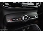 Volvo XC40 1.5 T2 R-Design | Adaptive Cruise | Camera | Harman Kardon | Verwarmbaar stuurwiel & Voorstoelen | Privacy Glass