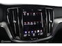 Volvo S60 2.0 B4 R-Design | 19" Velgen | Verwarmbaar stuurwiel en voorstoelen | Camera | Elektrische bestuurdersstoel