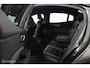 Volvo S60 2.0 B4 R-Design | 19" Velgen | Verwarmbaar stuurwiel en voorstoelen | Camera | Elektrische bestuurdersstoel