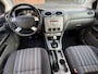 Ford Focus Wagon 1.6 Trend /bj.2009 / kleur: grijs / airco / trekhaak / cruise control / stereo / NAP met 241944 km./ APK 01/2027.