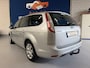 Ford Focus Wagon 1.6 Trend /bj.2009 / kleur: grijs / airco / trekhaak / cruise control / stereo / NAP met 241944 km./ APK 01/2027.