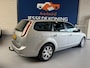 Ford Focus Wagon 1.6 Trend /bj.2009 / kleur: grijs / airco / trekhaak / cruise control / stereo / NAP met 241944 km./ APK 01/2027.