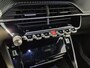 Peugeot 2008 1.2 PureTech 130 Allure | Automaat | Navigatie | Camera | Keyless Entry en Start | Mooie Sterke Motor!! | Draadloze Telefoonlader |