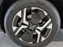 Peugeot 2008 1.2 PureTech 130 Allure | Automaat | Navigatie | Camera | Keyless Entry en Start | Mooie Sterke Motor!! | Draadloze Telefoonlader |