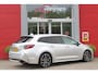 Toyota Corolla Touring Sports 2.0 Hybrid 180PK AUTOMAAT EXECUTIVE JBL | STOEL VERWARMING | DODEHOEK DETECTIE | NAVIGATIE | APPLE CARPLAY/ANDROID AUTO | CLIMATE CONTROL | ADAPTIVE CRUISE CONTROL | FULL LED KOPLAMPEN | KEYLESS ENTRY/START | ALL SEASON BANDEN | 18" LICHTMETALEN VELGEN | DAB+ RADIO | JBL AUDIO SSTEM | ELEKTRISCH BEDIENBARE ACHTERKLEP | ACHTERUITRIJ CAMERA | PARKEERSENSOREN VOOR + ACHTER | DRAADLOZE TELEFOONLADER | HEAD UP DISPLAY |