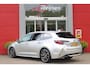 Toyota Corolla Touring Sports 2.0 Hybrid 180PK AUTOMAAT EXECUTIVE JBL | STOEL VERWARMING | DODEHOEK DETECTIE | NAVIGATIE | APPLE CARPLAY/ANDROID AUTO | CLIMATE CONTROL | ADAPTIVE CRUISE CONTROL | FULL LED KOPLAMPEN | KEYLESS ENTRY/START | ALL SEASON BANDEN | 18" LICHTMETALEN VELGEN | DAB+ RADIO | JBL AUDIO SSTEM | ELEKTRISCH BEDIENBARE ACHTERKLEP | ACHTERUITRIJ CAMERA | PARKEERSENSOREN VOOR + ACHTER | DRAADLOZE TELEFOONLADER | HEAD UP DISPLAY |