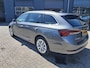 Skoda Octavia Combi 1.0 TSI Business Edition Plus 110 PK | LED Koplampen | Navigatie | Trekhaak | Climate Control | Adaptive Cruise Control | Travel pakket | Apple Carplay/Android Auto | Elektrische achterklep | Stoelverwarming | Privacy Glass | Parkeersensoren | Lichtmetalen velgen | PRIJS = NETTO RIJKLAAR! | Direct leverbaar! |