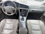 Volvo V70 2.5T Momentum AUTOMAAT / LEER