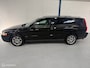 Volvo V70 2.5T Momentum AUTOMAAT / LEER