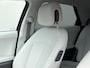 Hyundai Ioniq 5 Lounge 77.4 kWh / Relax Pakket / SOH 99% / Dealer Onderhouden / Fabrieksgarantie tot 11-04-2029 / CCS Snel Laden / Lederen Bekleding / Stoelventilatie / Elektr. Voorstoelen / Elektrische Achterklep / Stuur-, Stoel- & Achterbankverwarming / Achteruitrijamera / Navi / Apple Carplay & Android Auto / 19" LM wielen /