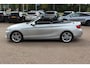 BMW 2-Serie Cabrio 220i Luxury / Trekhaak / Half Leder / Navigatie / Parkeerhulp achter / 17'' / Stoelverwarming / Windscherm / Cruise Control