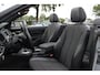 BMW 2-Serie Cabrio 220i Luxury / Trekhaak / Half Leder / Navigatie / Parkeerhulp achter / 17'' / Stoelverwarming / Windscherm / Cruise Control