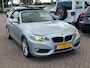 BMW 2-Serie Cabrio 220i Luxury / Trekhaak / Half Leder / Navigatie / Parkeerhulp achter / 17'' / Stoelverwarming / Windscherm / Cruise Control