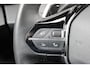 Peugeot 2008 1.2 Hybrid 145 GT | Automaat | Navigatie | Camera voor + achter | Massage | Stoelverwarming | Alcantara |