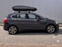 BMW 2-Serie Active Tourer 225i Luxury | Automaat | Trekhaak | Orginele Dakkoffer | Lederen Bekleding | Panoramadak | Navigatie |