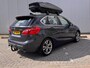 BMW 2-Serie Active Tourer 225i Luxury | Automaat | Trekhaak | Orginele Dakkoffer | Lederen Bekleding | Panoramadak | Navigatie |