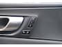 Volvo XC60 T6 Recharge AWD Plus Dark | Stoelverwarming | Trekhaak | Parkeercamera | Panoramadak | Longe Range | Pilot Assist | BLIS | Leder | Glossy Black | Keyless