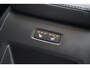 Volvo XC60 T6 Recharge AWD Plus Dark | Stoelverwarming | Trekhaak | Parkeercamera | Panoramadak | Longe Range | Pilot Assist | BLIS | Leder | Glossy Black | Keyless