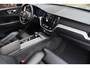 Volvo XC60 T6 Recharge AWD Plus Dark | Stoelverwarming | Trekhaak | Parkeercamera | Panoramadak | Longe Range | Pilot Assist | BLIS | Leder | Glossy Black | Keyless