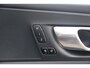 Volvo XC60 T6 Recharge AWD Plus Dark | Stoelverwarming | Trekhaak | Parkeercamera | Panoramadak | Longe Range | Pilot Assist | BLIS | Leder | Glossy Black | Keyless