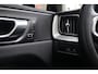 Volvo XC60 T6 Recharge AWD Plus Dark | Stoelverwarming | Trekhaak | Parkeercamera | Panoramadak | Longe Range | Pilot Assist | BLIS | Leder | Glossy Black | Keyless