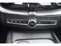 Volvo XC60 T6 Recharge AWD Plus Dark | Stoelverwarming | Trekhaak | Parkeercamera | Panoramadak | Longe Range | Pilot Assist | BLIS | Leder | Glossy Black | Keyless