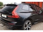 Volvo XC60 T6 Recharge AWD Plus Dark | Stoelverwarming | Trekhaak | Parkeercamera | Panoramadak | Longe Range | Pilot Assist | BLIS | Leder | Glossy Black | Keyless