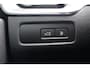 Volvo XC60 T6 Recharge AWD Plus Dark | Stoelverwarming | Trekhaak | Parkeercamera | Panoramadak | Longe Range | Pilot Assist | BLIS | Leder | Glossy Black | Keyless