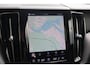 Volvo XC60 T6 Recharge AWD Plus Dark | Stoelverwarming | Trekhaak | Parkeercamera | Panoramadak | Longe Range | Pilot Assist | BLIS | Leder | Glossy Black | Keyless