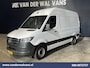 Mercedes-Benz Sprinter 317 CDI 170pk L2H2 Euro6 Airco | Camera | Apple Carplay | Cruisecontrol Android Auto, Stoelverwarming, Chauffeursstoel, Parkeersensoren, Bijrijdersbank
