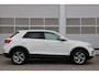 Volkswagen T-Roc 1.0 TSI 110pk Life | Achteruitrijcamera | Cruise Control adaptief | Navigatie | App Connect |