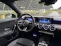 Mercedes-Benz A-klasse 180 Business Solution AMG | Night | Panoramaschuifdak | Achteruitrijcamera | Sfeerverlichting| MULTIBEAM LED | 19 inch AMG-velgen |