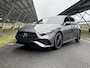 Mercedes-Benz A-klasse 180 Business Solution AMG | Night | Panoramaschuifdak | Achteruitrijcamera | Sfeerverlichting| MULTIBEAM LED | 19 inch AMG-velgen |
