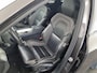 Volvo XC60 2.0 T6 Plug-in hybrid AWD Plus Dark | SOH:100% | Trekhaak | 360° Camera | 21" | Schuif/Kantel Panoramadak | Standkachel | Adaptive Cruise | Stoel/stuur verwarming | Power Seats | Memory | Extra getint glas |