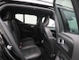 Volvo XC40 Recharge P8 AWD R-Design | Automaat | Apple Carplay / Android Auto | Virtual Cockpit | Stoel- Stuurverwarming | Elektrische Achterklep | Achteruitrijcamera | Navigatie | Climate Control | Cruise Control | Lichtmetalen Velgen |