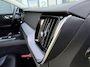 Volvo V60 2.0 B3 Essential | Trekhaak | Leder | Adaptive Cruise | Stoelverwarming V+A | Stuurverwarming | 18"velgen | Extra getint glas | Google infortainment |