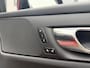 Volvo V60 2.0 B3 R-Design | Trekhaak | Stoelverwarming | Stuurverwarming | Adaptive Cruise | Power Seats | Memory | Extra getint glas | Camera | Parkeersensoren V+A | Apple Carplay/Android auto |