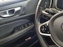 Volvo V60 2.0 B3 R-Design | Trekhaak | Stoelverwarming | Stuurverwarming | Adaptive Cruise | Power Seats | Memory | Extra getint glas | Camera | Parkeersensoren V+A | Apple Carplay/Android auto |