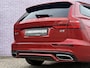 Volvo V60 2.0 B3 R-Design | Trekhaak | Stoelverwarming | Stuurverwarming | Adaptive Cruise | Power Seats | Memory | Extra getint glas | Camera | Parkeersensoren V+A | Apple Carplay/Android auto |