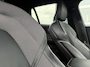 Volvo V60 2.0 B3 R-Design | Trekhaak | Stoelverwarming | Stuurverwarming | Adaptive Cruise | Power Seats | Memory | Extra getint glas | Camera | Parkeersensoren V+A | Apple Carplay/Android auto |