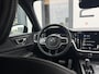 Volvo V60 2.0 B3 R-Design | Trekhaak | Stoelverwarming | Stuurverwarming | Adaptive Cruise | Power Seats | Memory | Extra getint glas | Camera | Parkeersensoren V+A | Apple Carplay/Android auto |