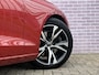 Volvo V60 2.0 B3 R-Design | Trekhaak | Stoelverwarming | Stuurverwarming | Adaptive Cruise | Power Seats | Memory | Extra getint glas | Camera | Parkeersensoren V+A | Apple Carplay/Android auto |